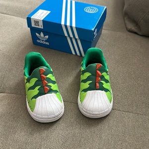 Jurassic Park themed Adidas Superstar 360 I size 4 toddler.